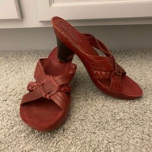 Hush Puppies Red Orange sz 6.5 leather sandals